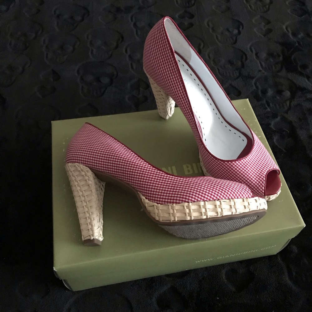 Gianni Bini heels used once super comfy and cute - Picture 4 of 5